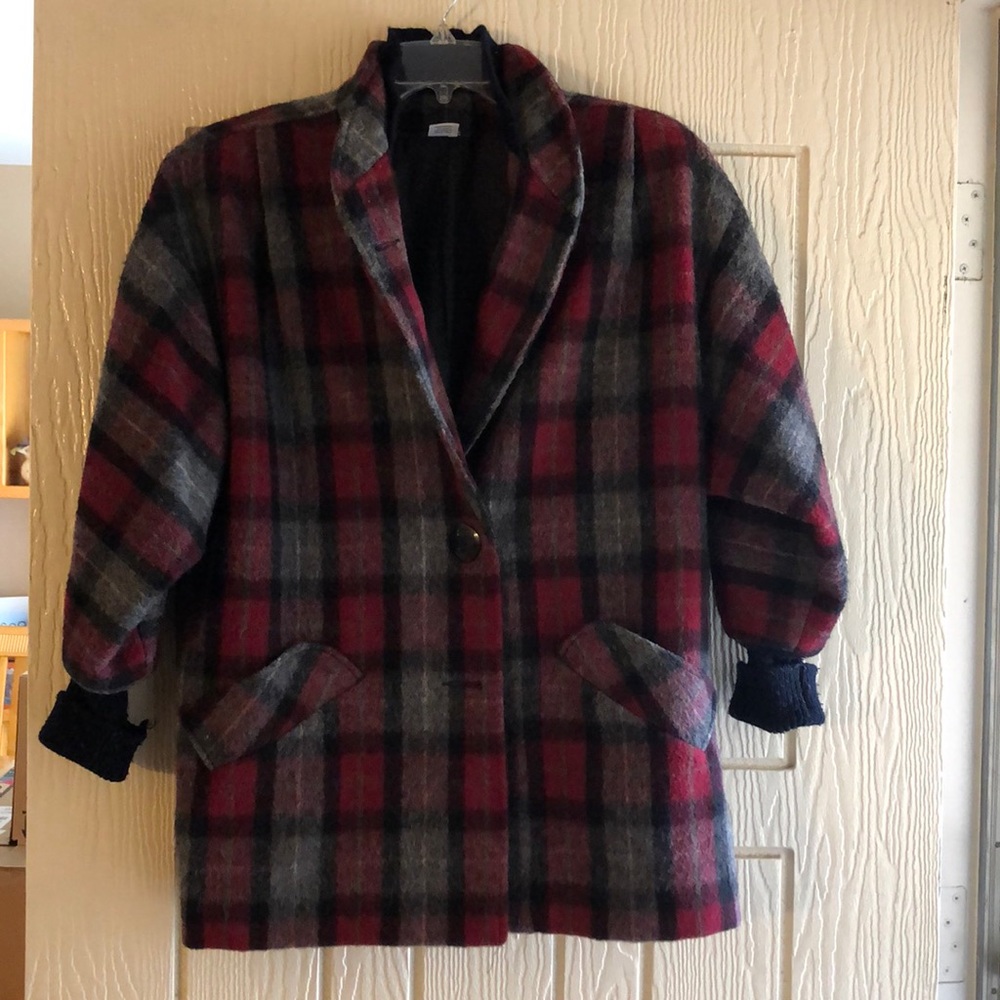 Women’s Wool Coat with sweater cuffs and neckline